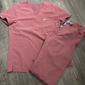 FIGS MAUVE color scrub top and scrub pants